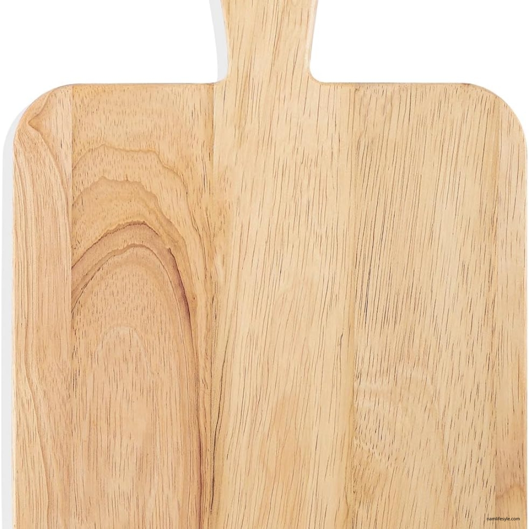 Wood cutting board with handle