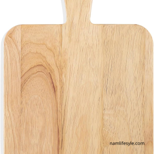 Wood cutting board with handle
